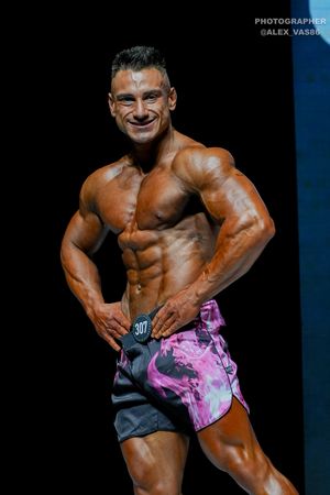 MEN'S PHYSIQUE 174